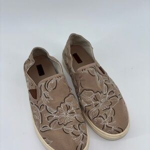 OluKai Women's Pehua Humi Lau  Tan Floral Embroidered Sneakers